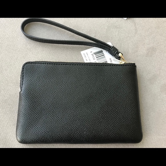 New Coach wristlet - Picture 3 of 4